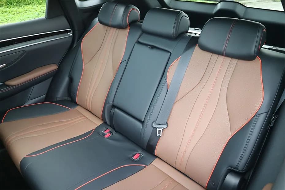 2026 BYD Sealion 06 DM-i 205 Pilot Pro PHEV SUV New Car gallery