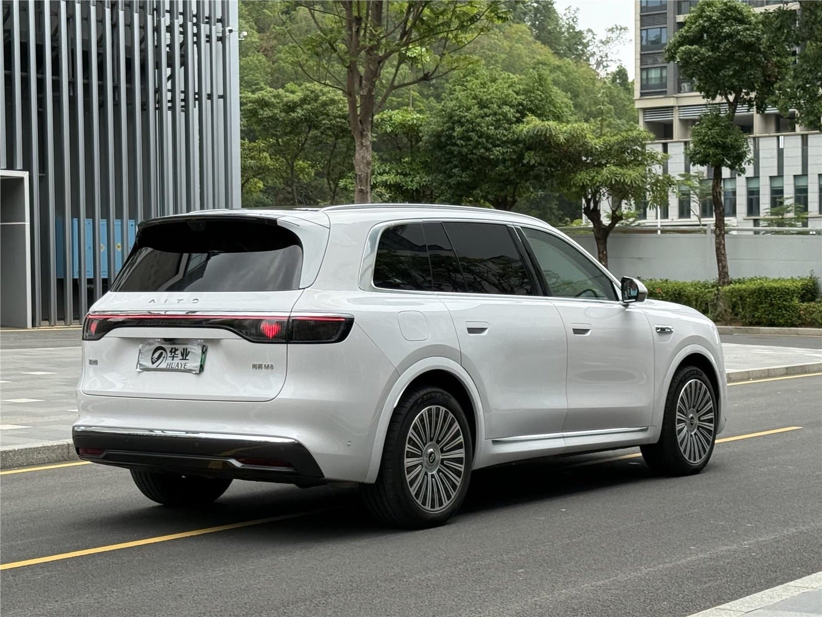 2025 Harmony Intelligent Mobility Alliance AITO M8 Max+ 53.4kWh 5 Used Car gallery