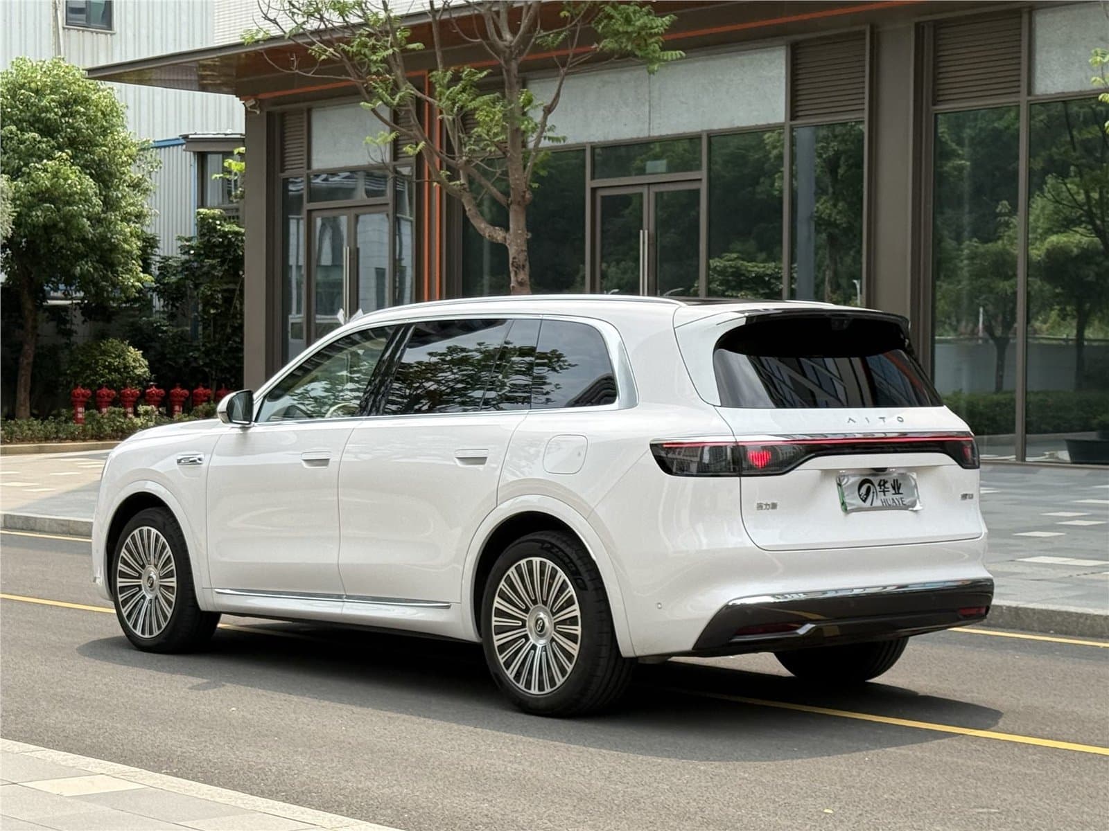 2025 Harmony Intelligent Mobility Alliance AITO M8 Max+ 53.4kWh 5 Used Car gallery