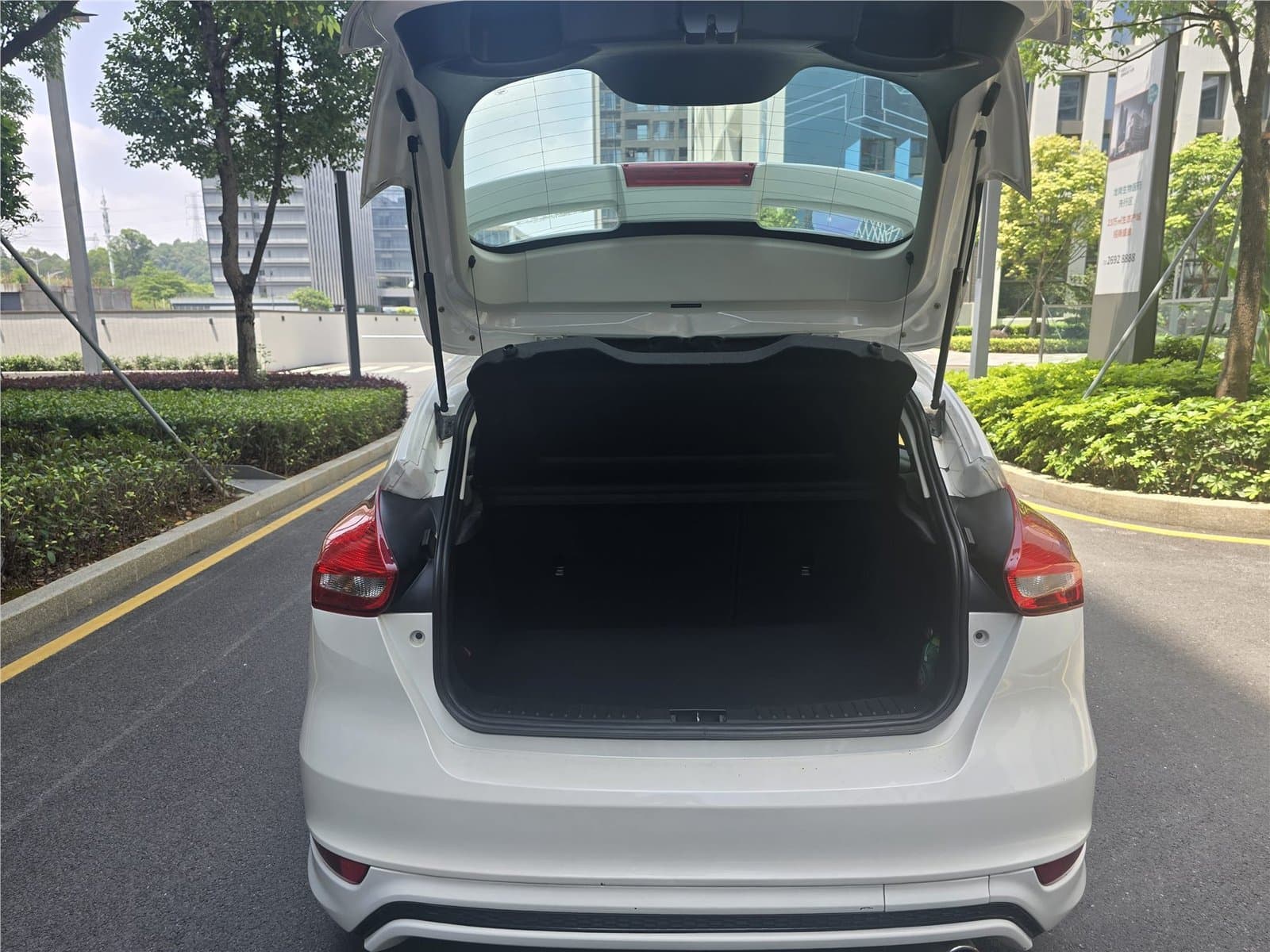 2018 Ford Focus 1.6L Automatic Used Car gallery