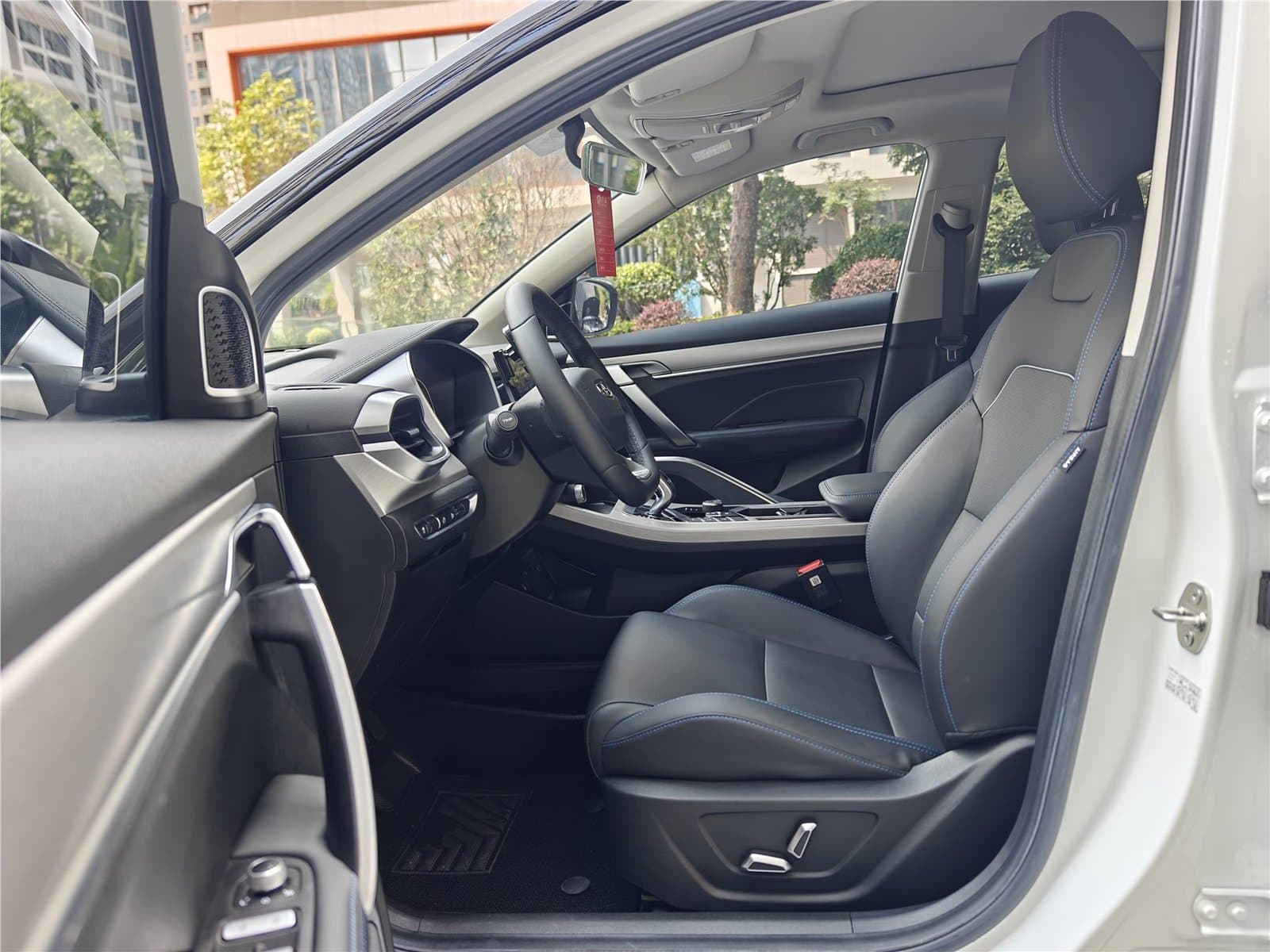2020 Geely Coolray PHEV 1.5T ePro Super Used Car gallery