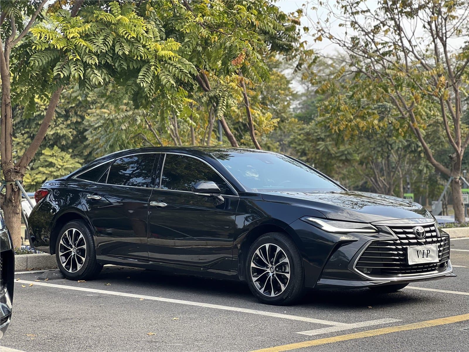 2023 Toyota Avalon 2.0L Luxury Edition Used Car gallery
