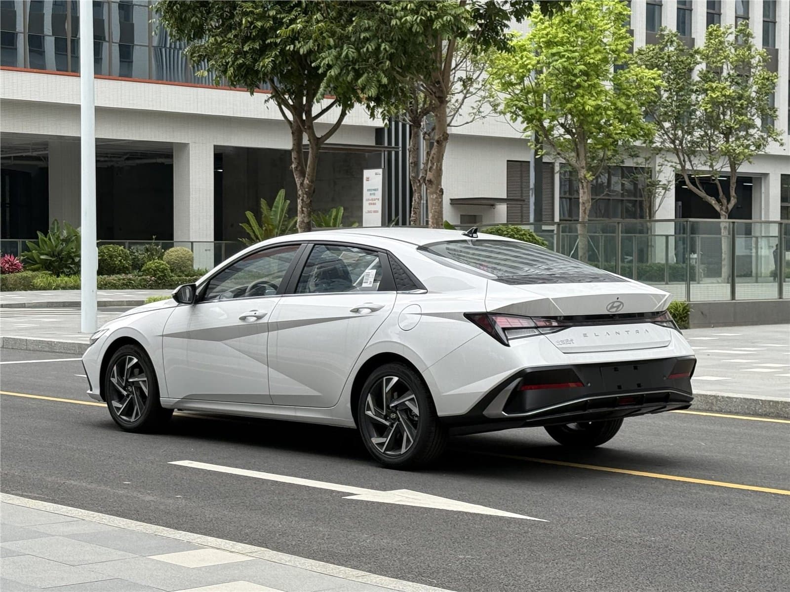 2023 Hyundai Elantra 1.5L CVT GLXElite Edition Used Car gallery