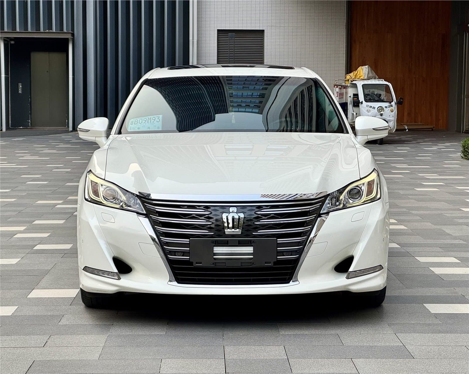 2015 Toyota Crown 2.0T Used Car gallery