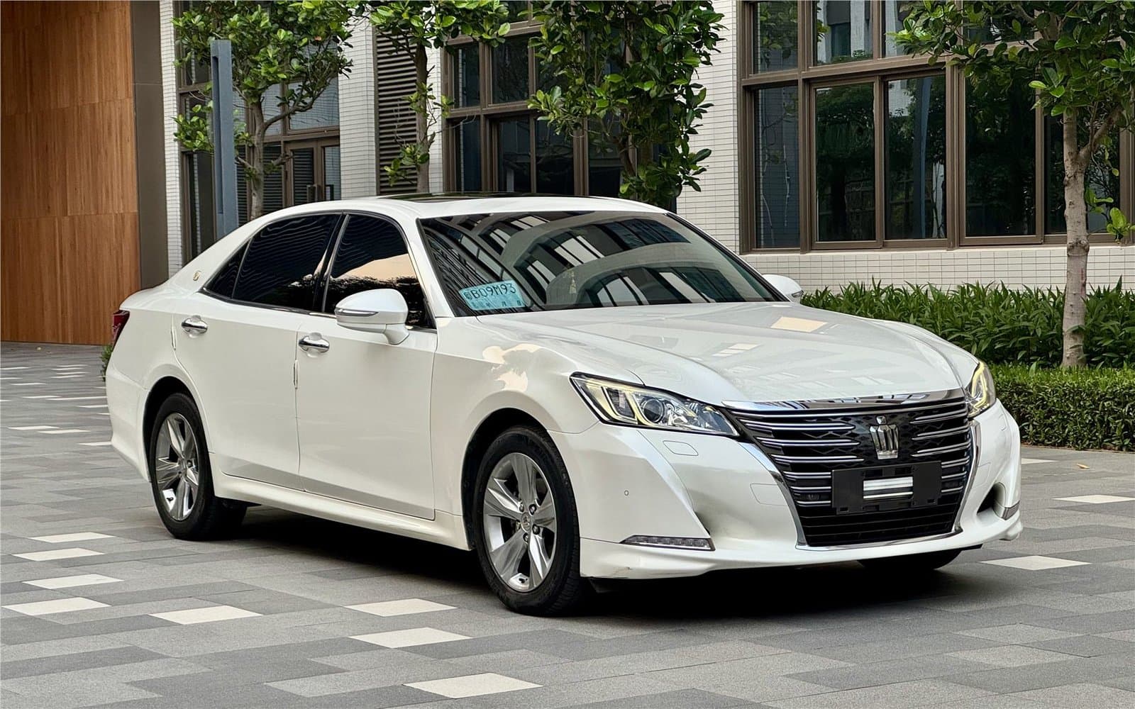 2015 Toyota Crown 2.0T Used Car gallery