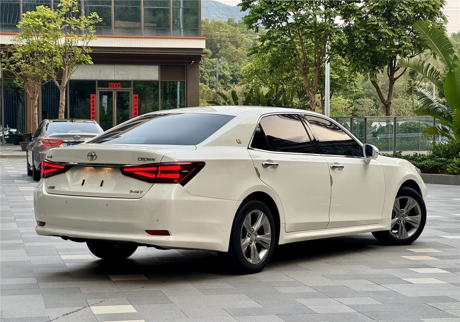 2015 Toyota Crown 2.0T Used Car gallery