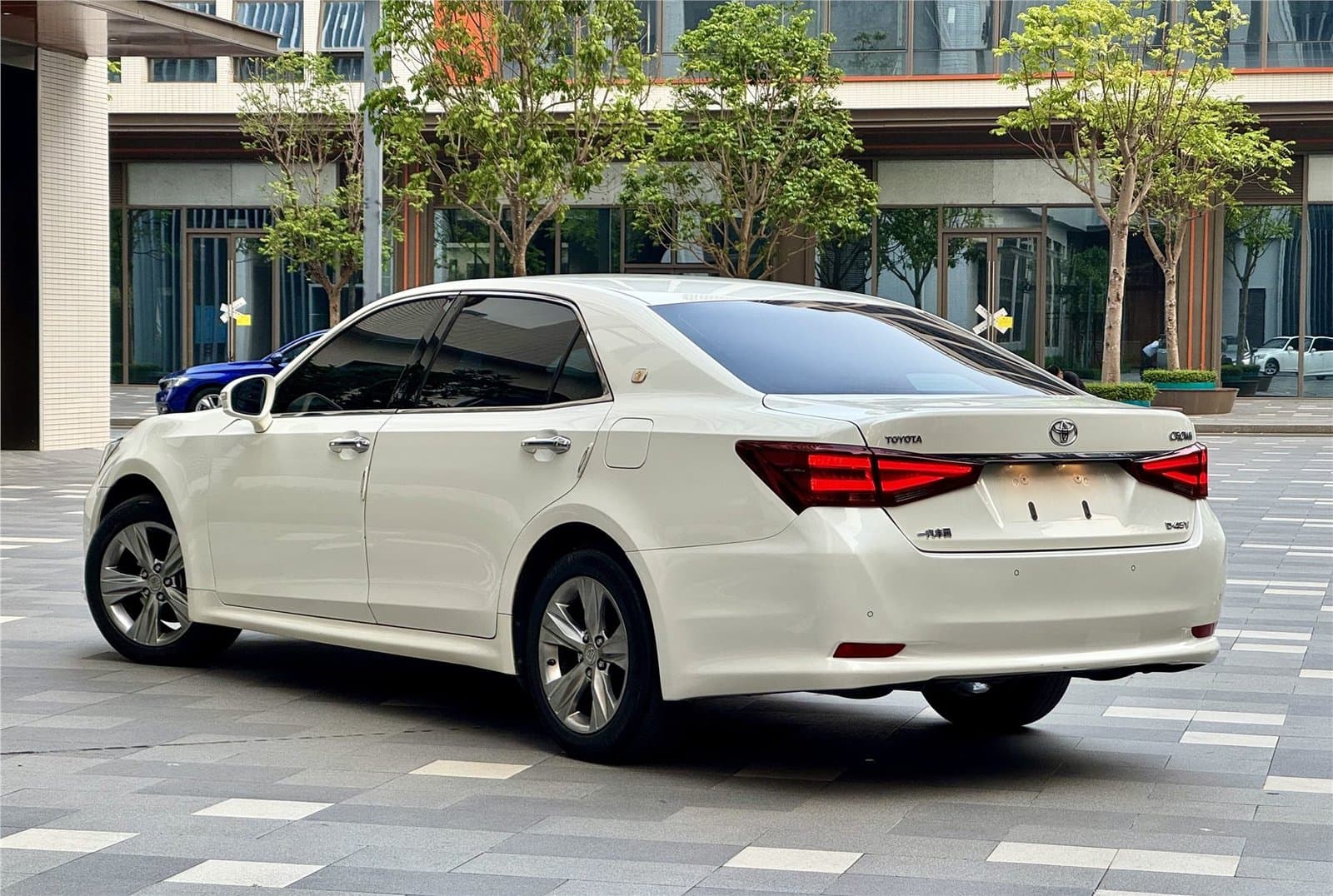 2015 Toyota Crown 2.0T Used Car gallery