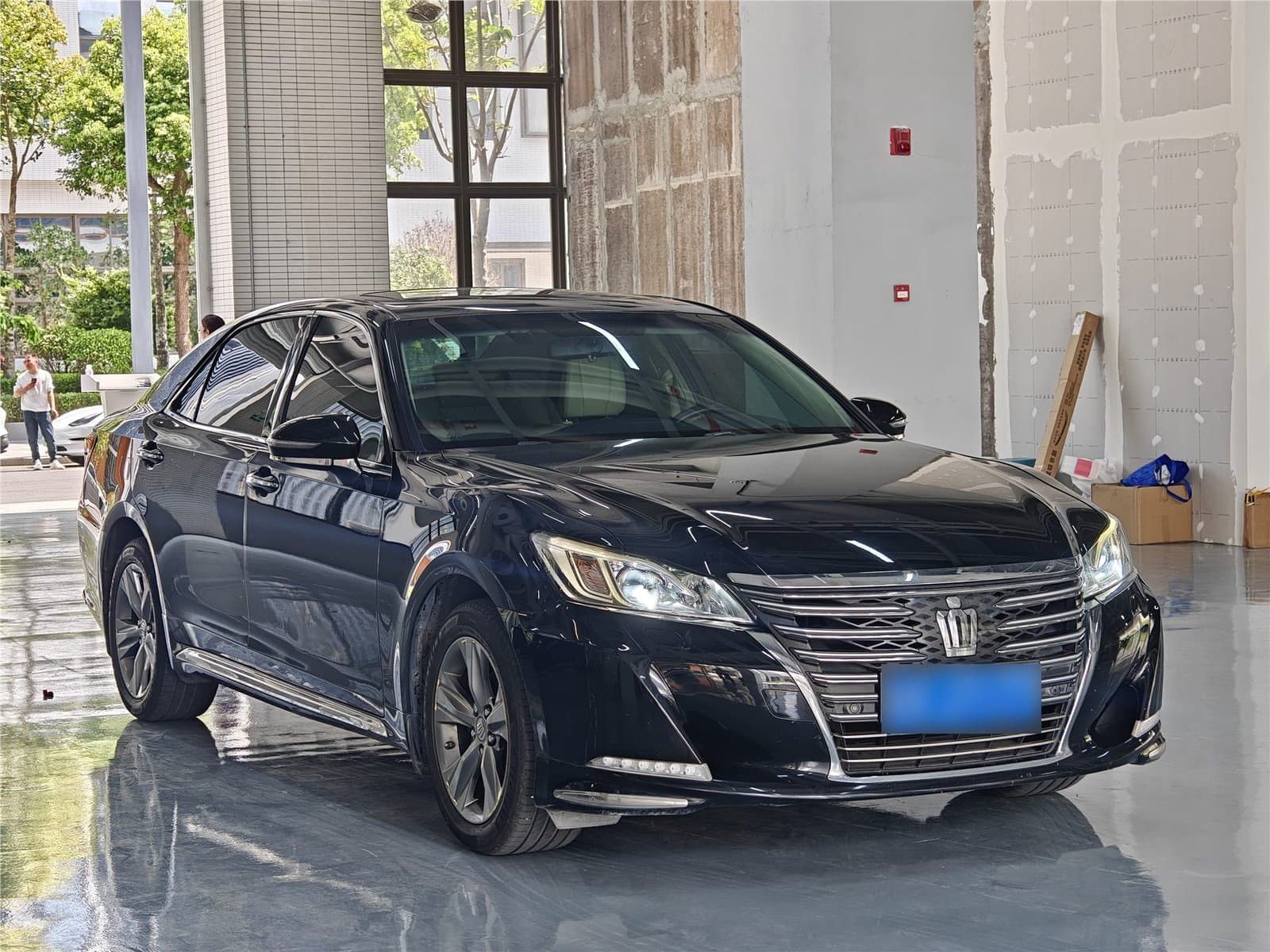 2015 Toyota Crown 2.0T Used Car gallery