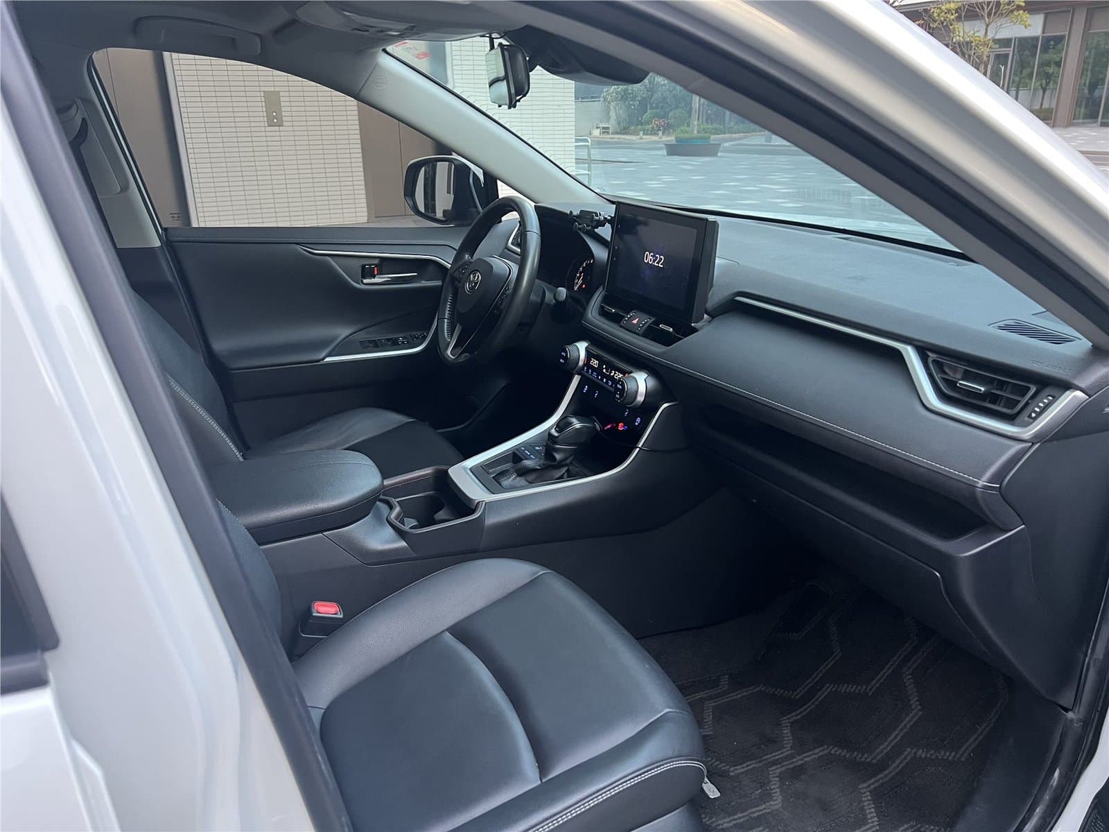 2022 Toyota RAV4 2.0L CVT2WD Plus Used Car gallery