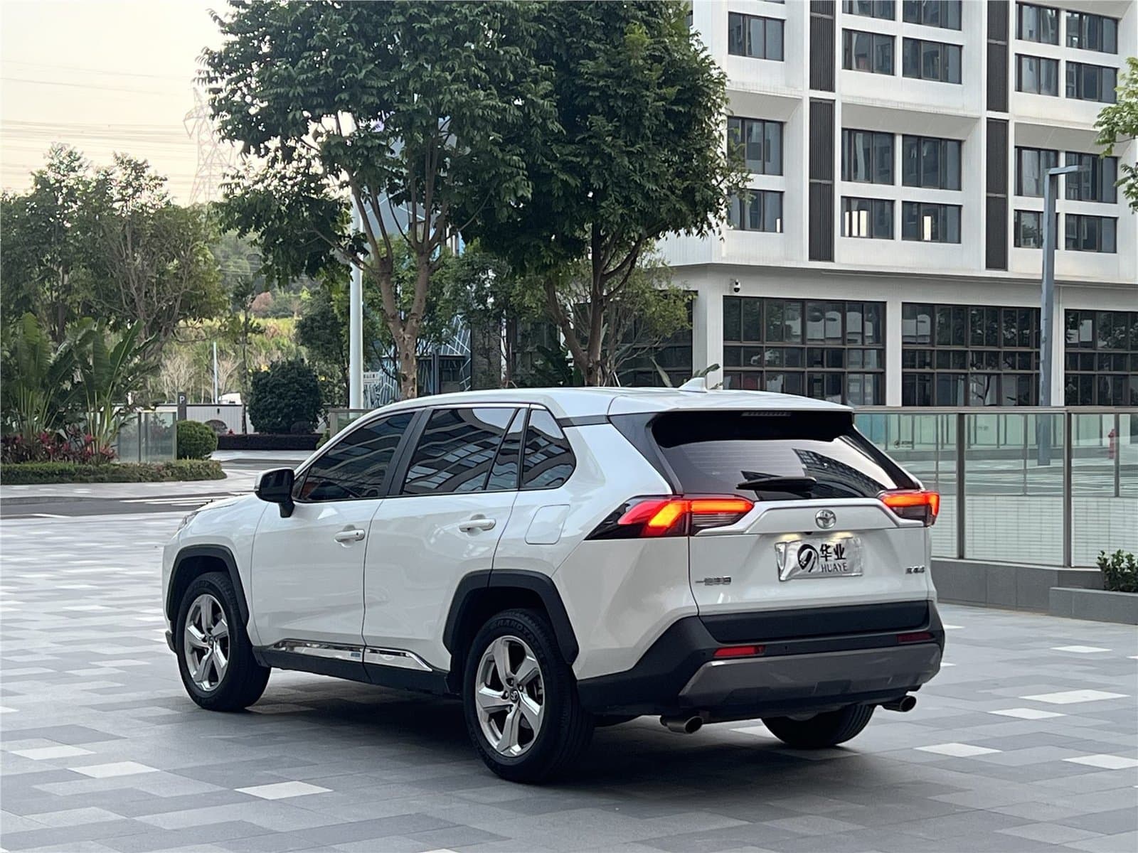 2022 Toyota RAV4 2.0L CVT2WD Plus Used Car gallery