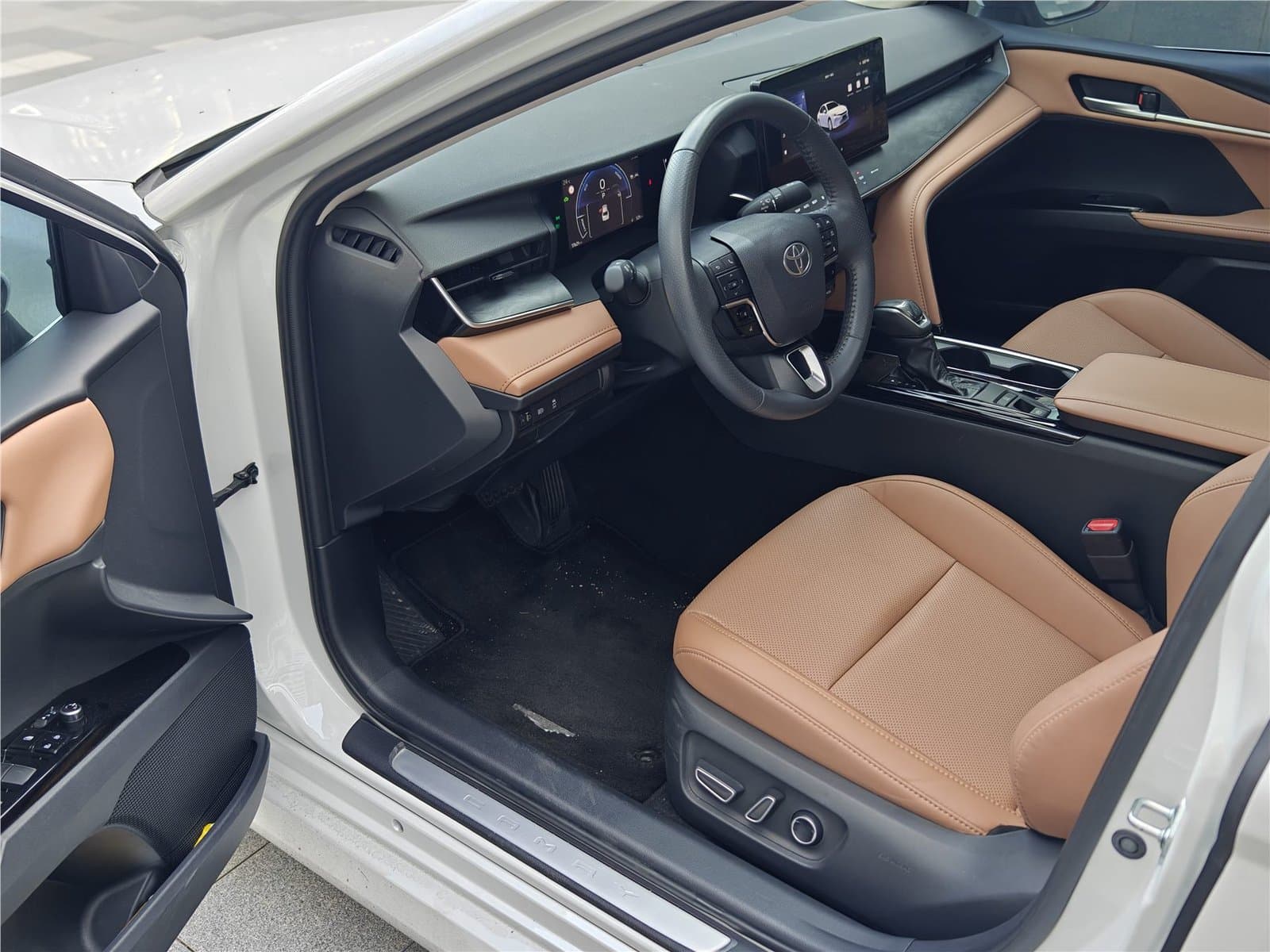 2024 Toyota Camry 2.0HGVP Luxury Edition Used Car gallery