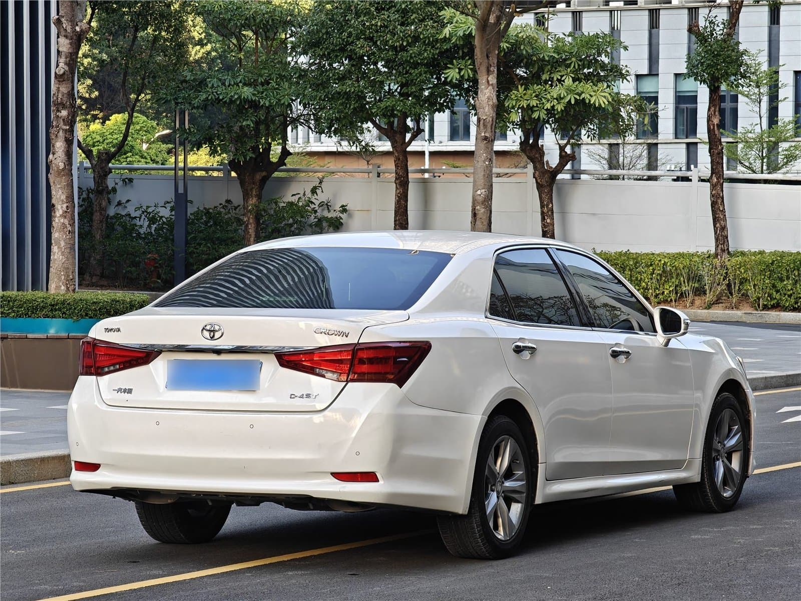2015 Toyota Crown 2.0T Used Car gallery
