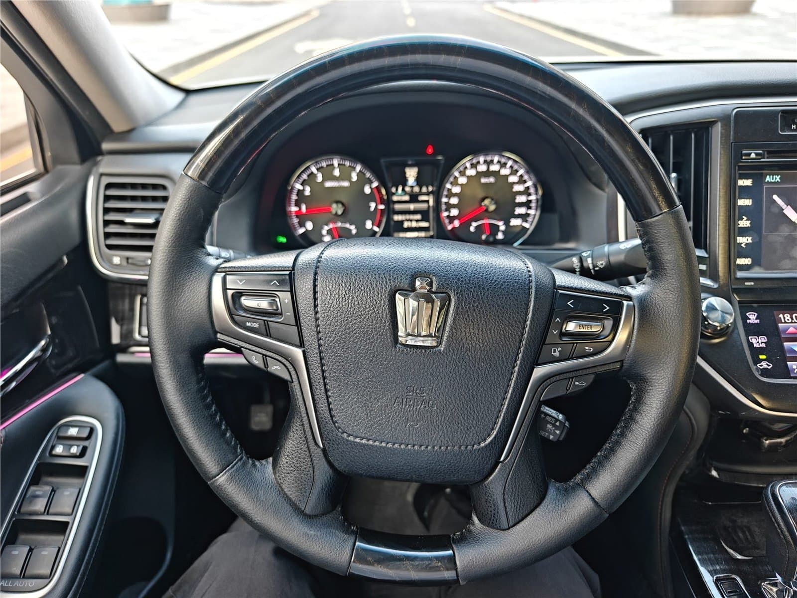 2015 Toyota Crown 2.0T Used Car gallery