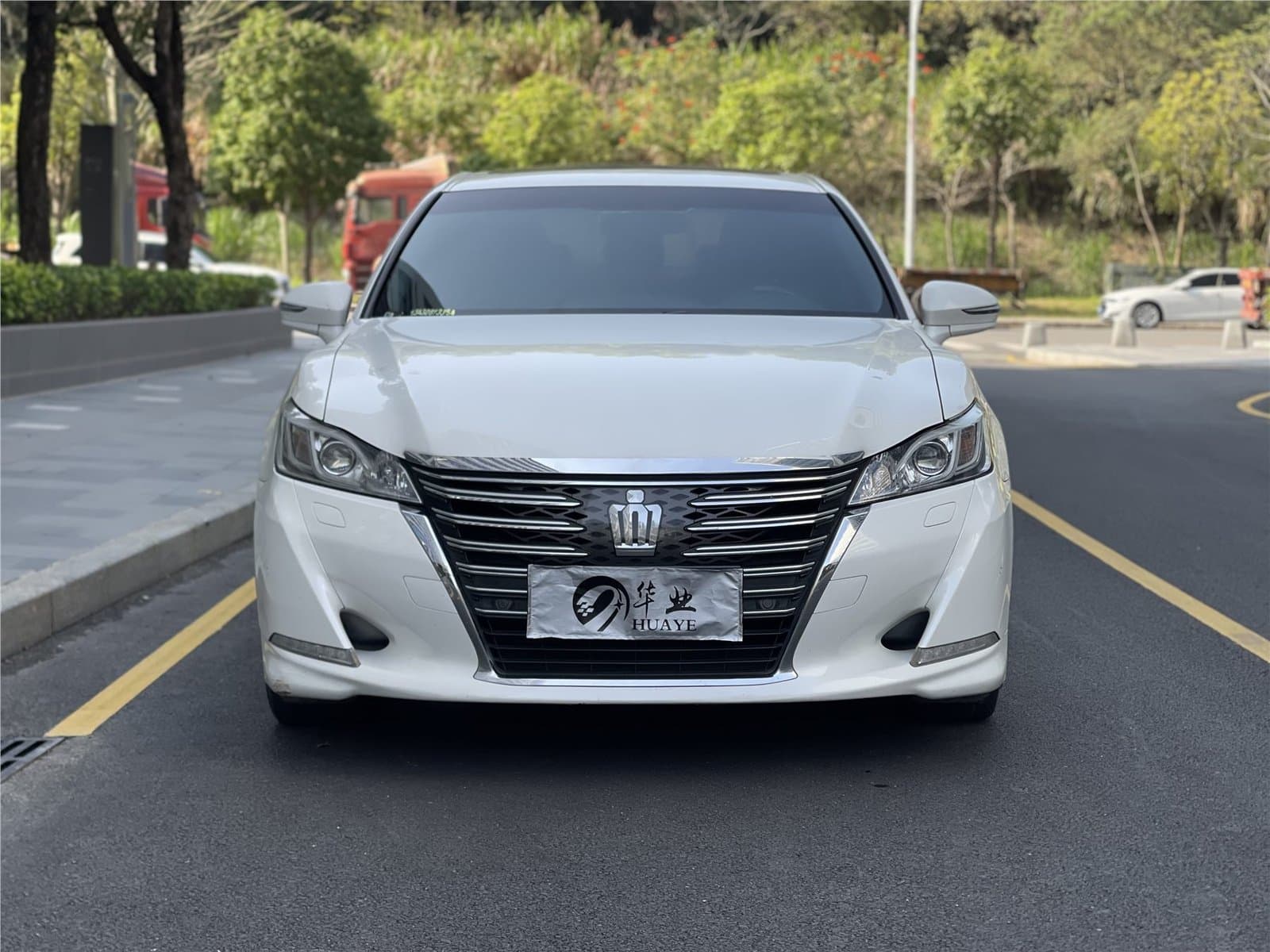 2015 Toyota Crown 2.0T Used Car gallery