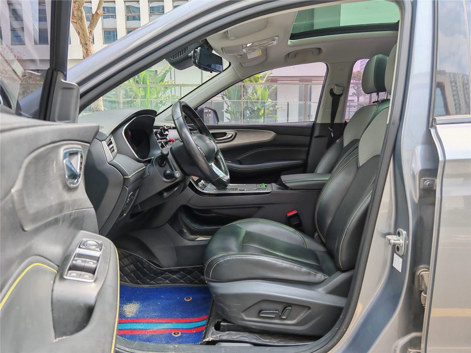 2020 Roewe RX5 PLUS 300TGI Automatic Ali Used Car gallery