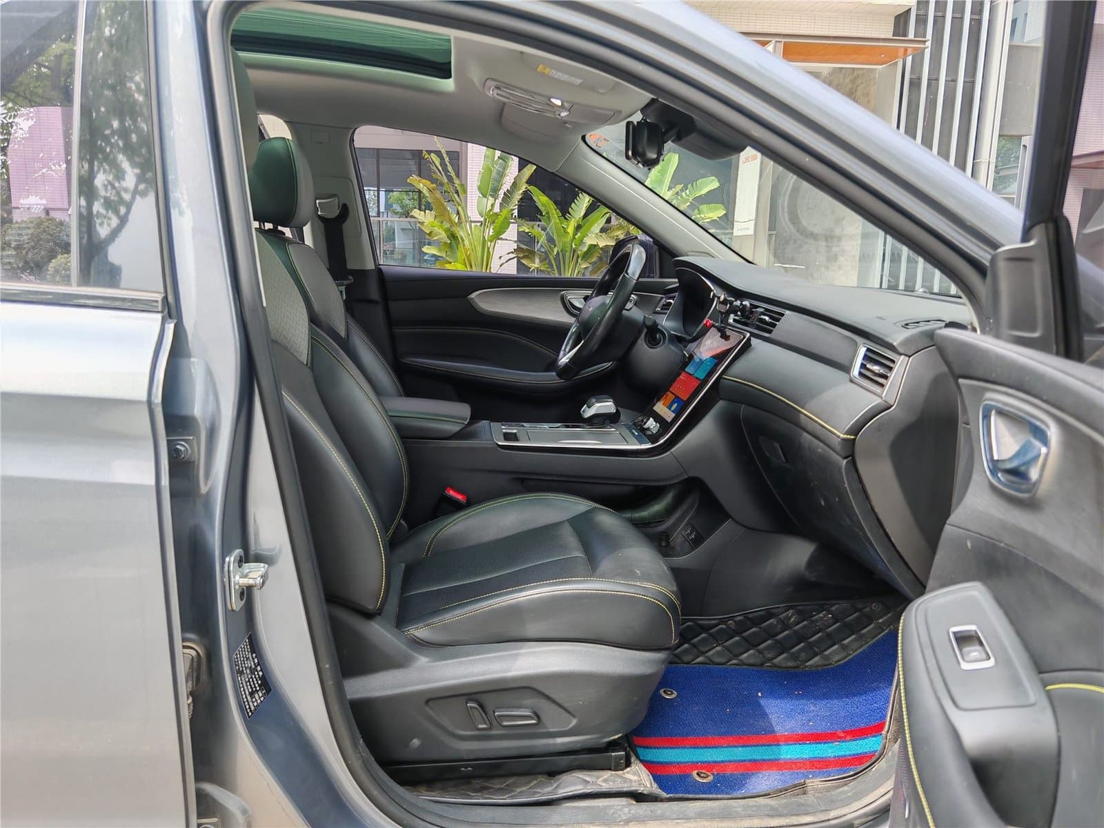 2020 Roewe RX5 PLUS 300TGI Automatic Ali Used Car gallery