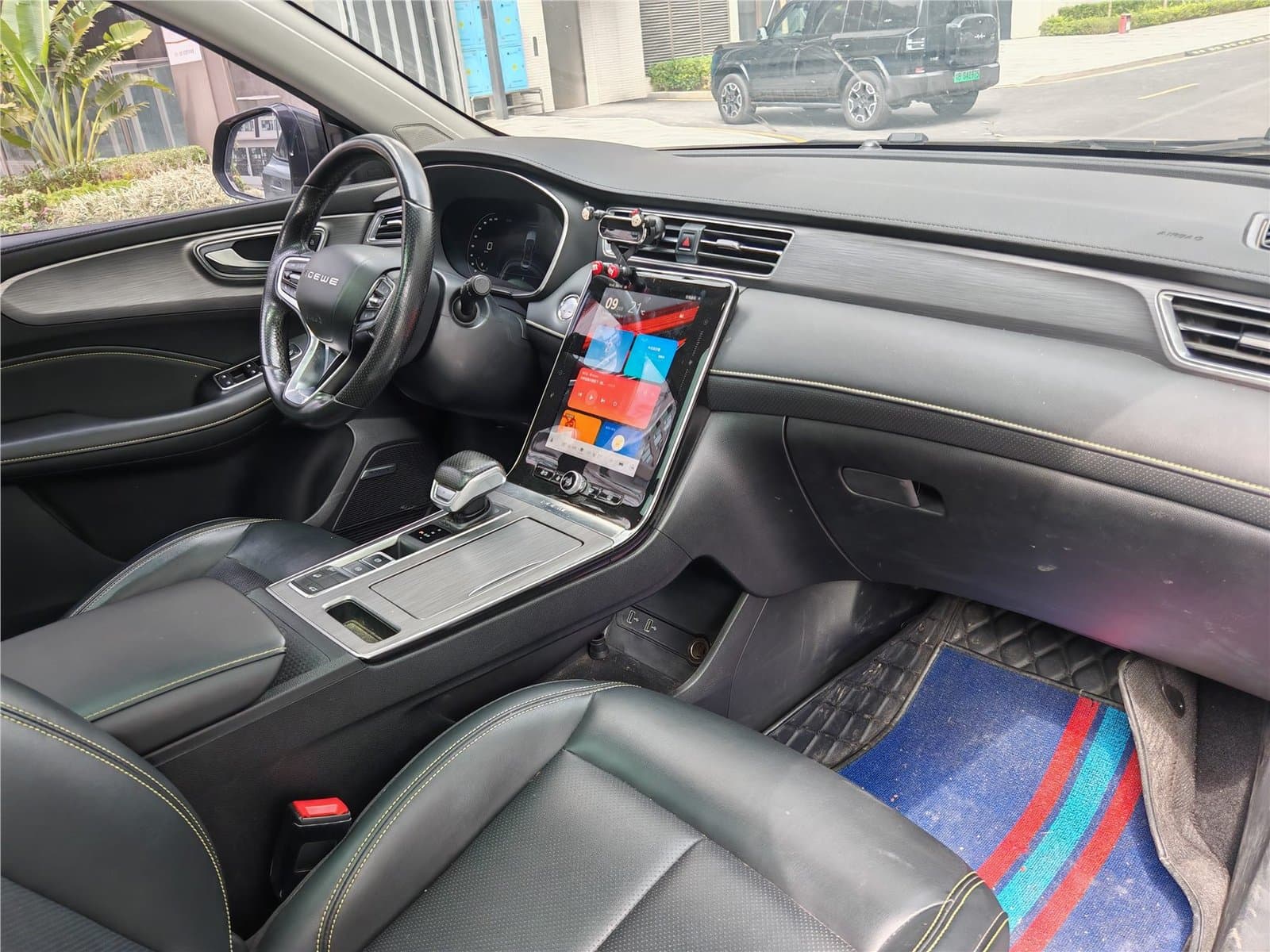 2020 Roewe RX5 PLUS 300TGI Automatic Ali Used Car gallery