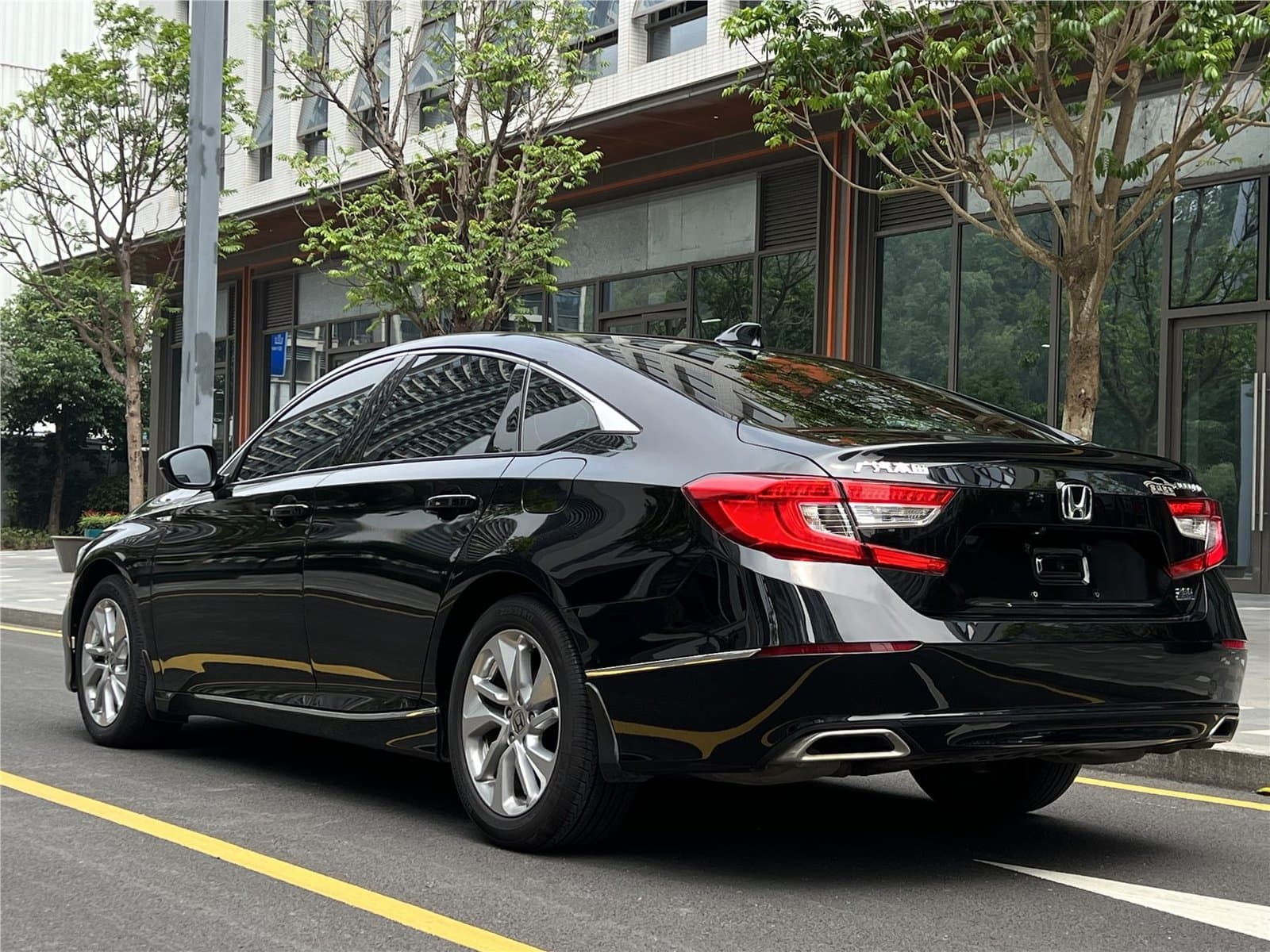 2018 Honda Accord 260TURBO Elite Edition China VI Used Car gallery