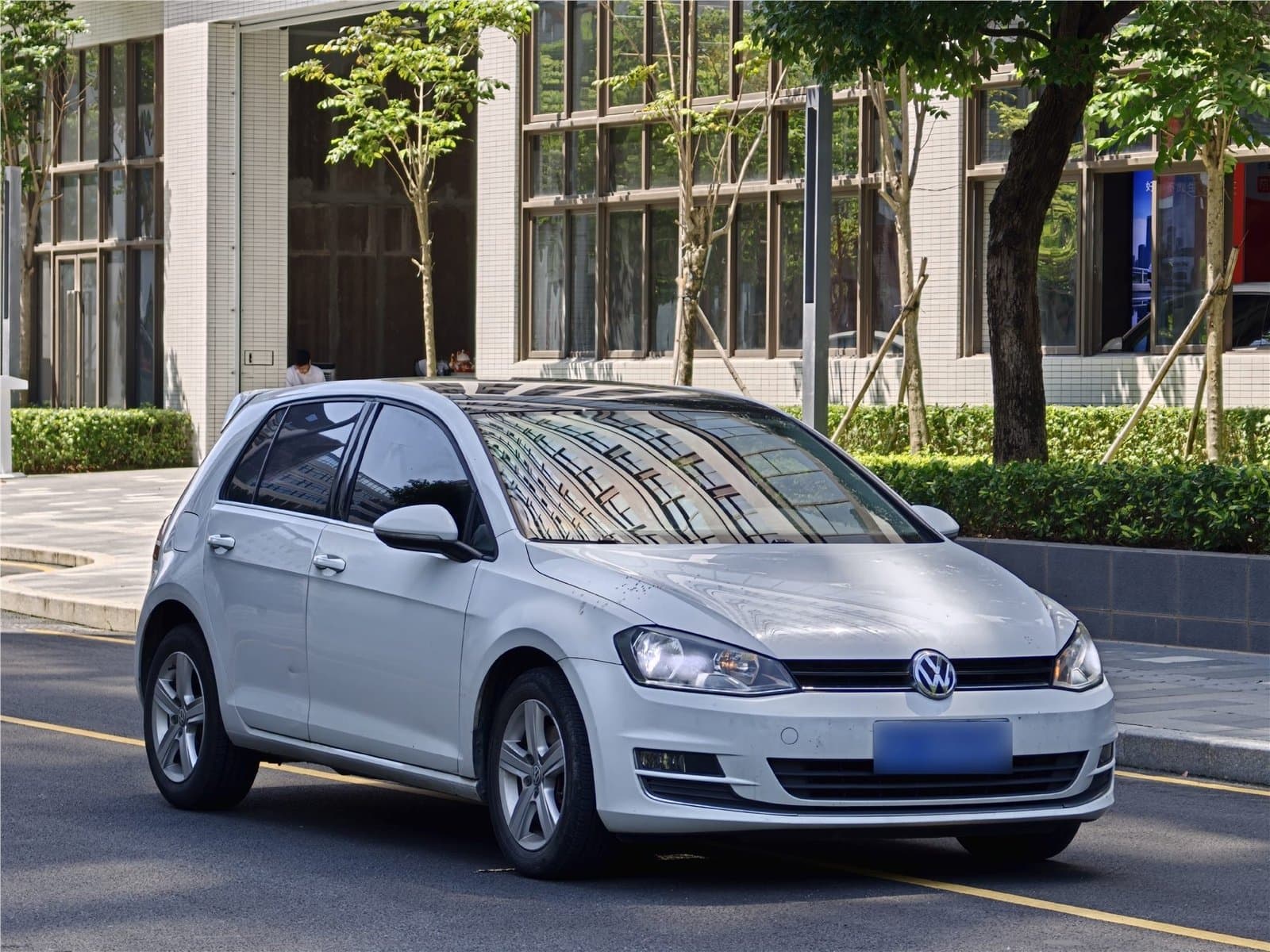 2016 Volkswagen Golf 1.6L Automatic Used Car gallery