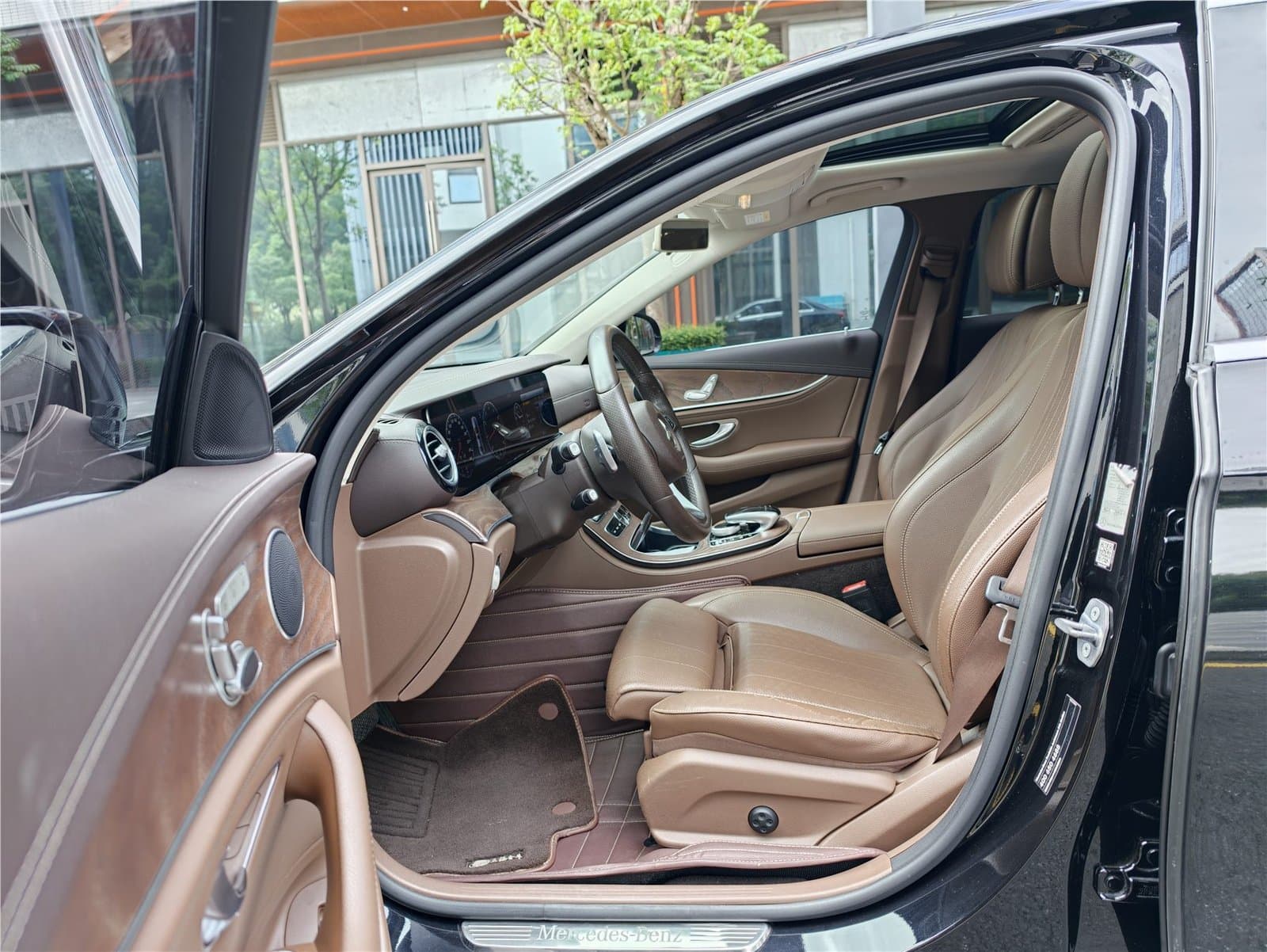 2018 Mercedes-Benz E-Class Facelift E 200 L Used Car gallery