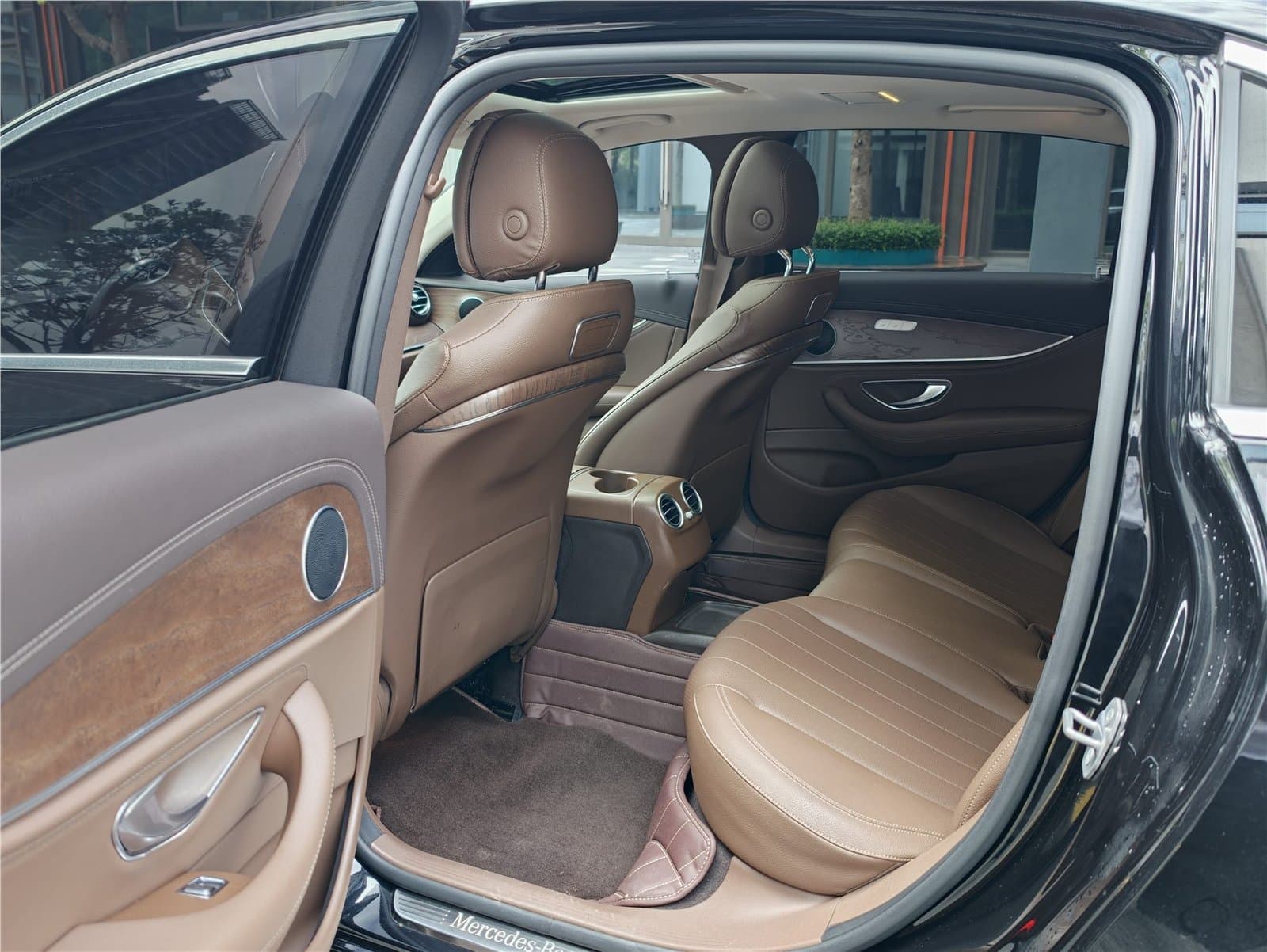 2018 Mercedes-Benz E-Class Facelift E 200 L Used Car gallery