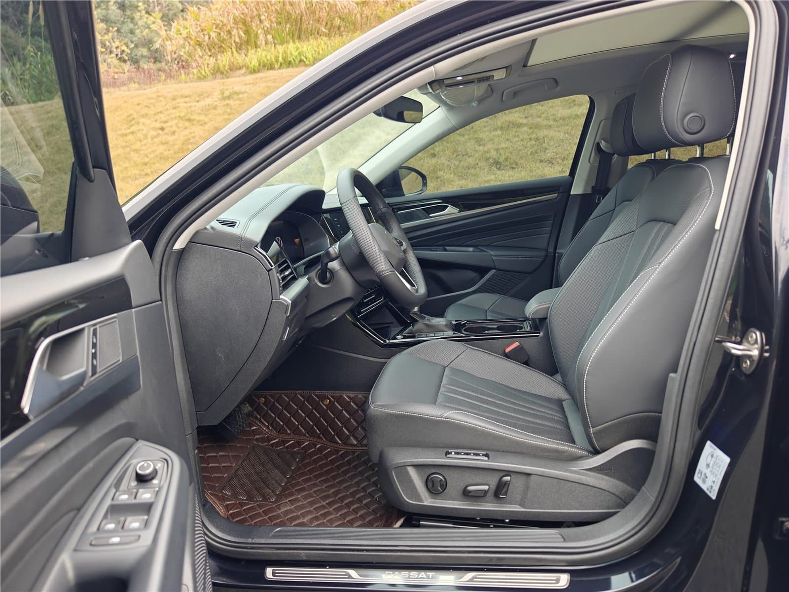 2025 Volkswagen Passat 330TSI Elite Edition Used Car gallery