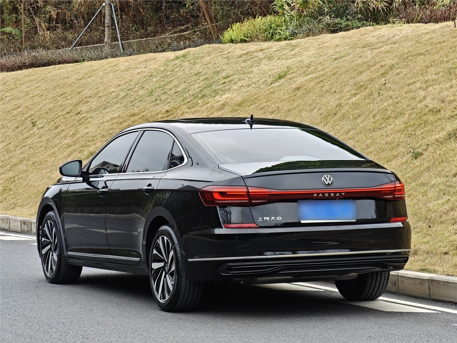 2025 Volkswagen Passat 330TSI Elite Edition Used Car gallery