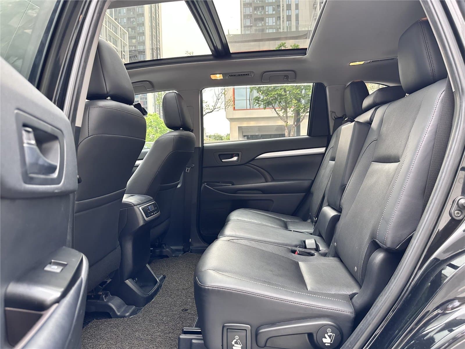2018 Toyota Highlander 2.0T 4WD Luxury Edition 7 China V Used Car gallery