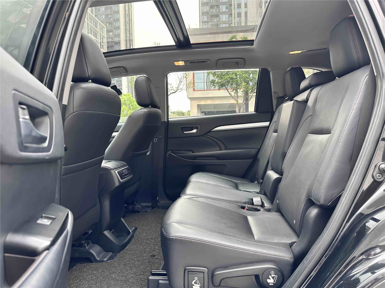 2018 Toyota Highlander 2.0T 4WD Luxury Edition 7 China V Used Car gallery