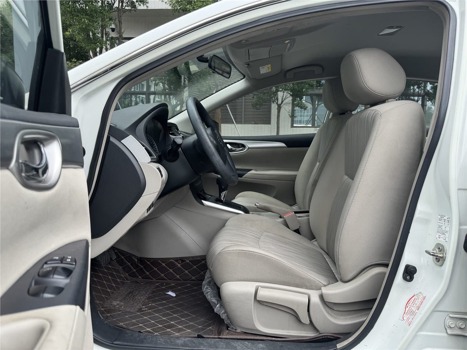 2016 Nissan Sylphy 1.6XE CVT Comfort Edition Used Car gallery