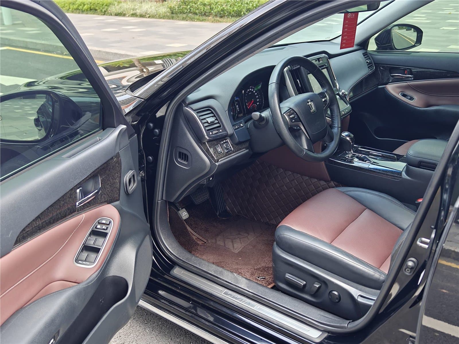 2018 Toyota Crown 2.0T Used Car gallery