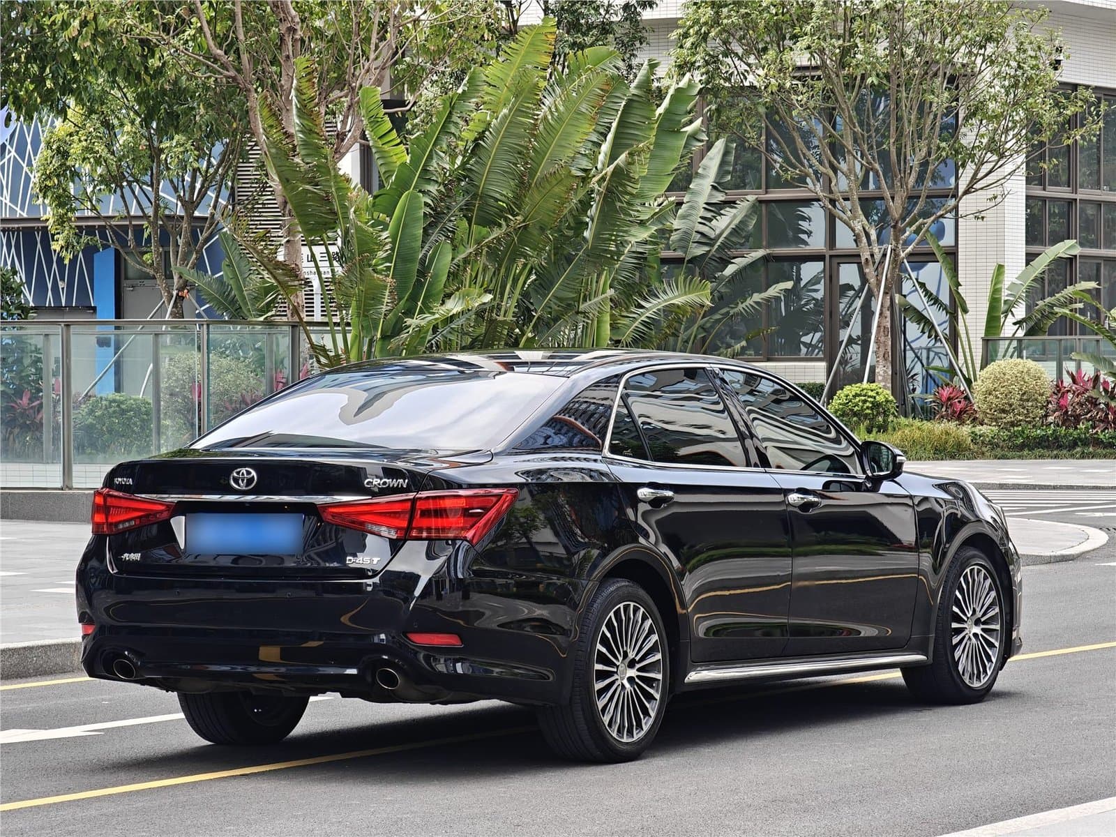 2018 Toyota Crown 2.0T Used Car gallery