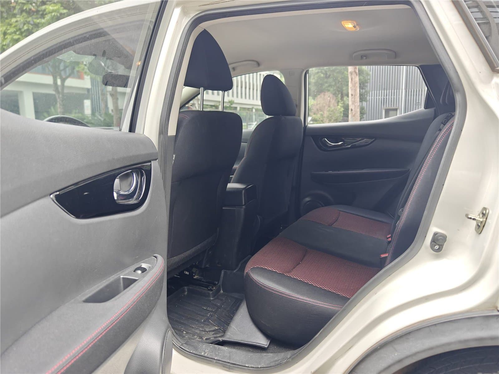 2017 Nissan Qashqai 2.0L CVT Elite Edition Used Car gallery