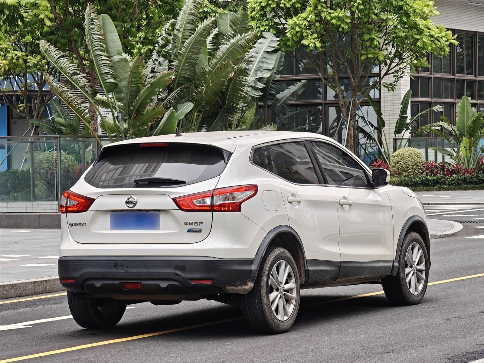 2017 Nissan Qashqai 2.0L CVT Elite Edition Used Car gallery
