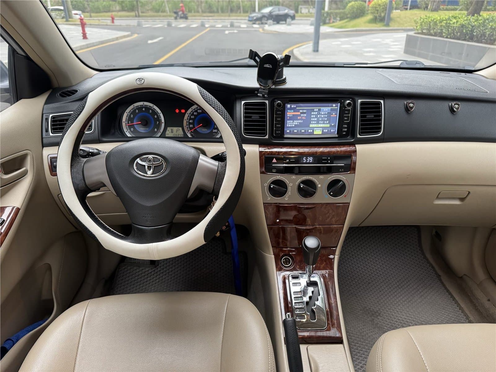 2013 Toyota Corolla EX 1.6L Automatic Luxury Edition Used Car gallery