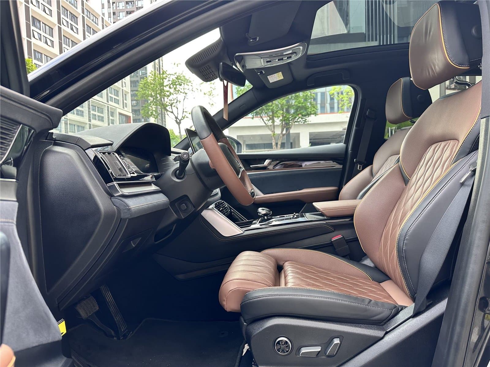 2021 BYD Tang New Energy DM 2.0T 4WD Used Car gallery