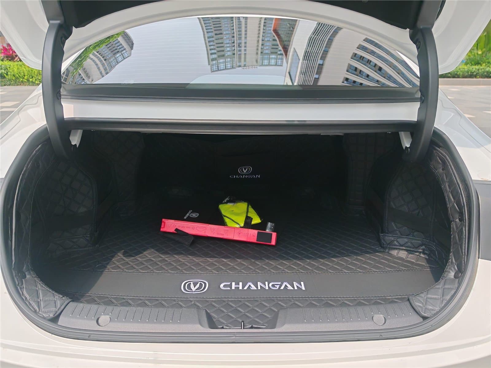 2025 Changan General Model 1.5T 500Bar Used Car gallery