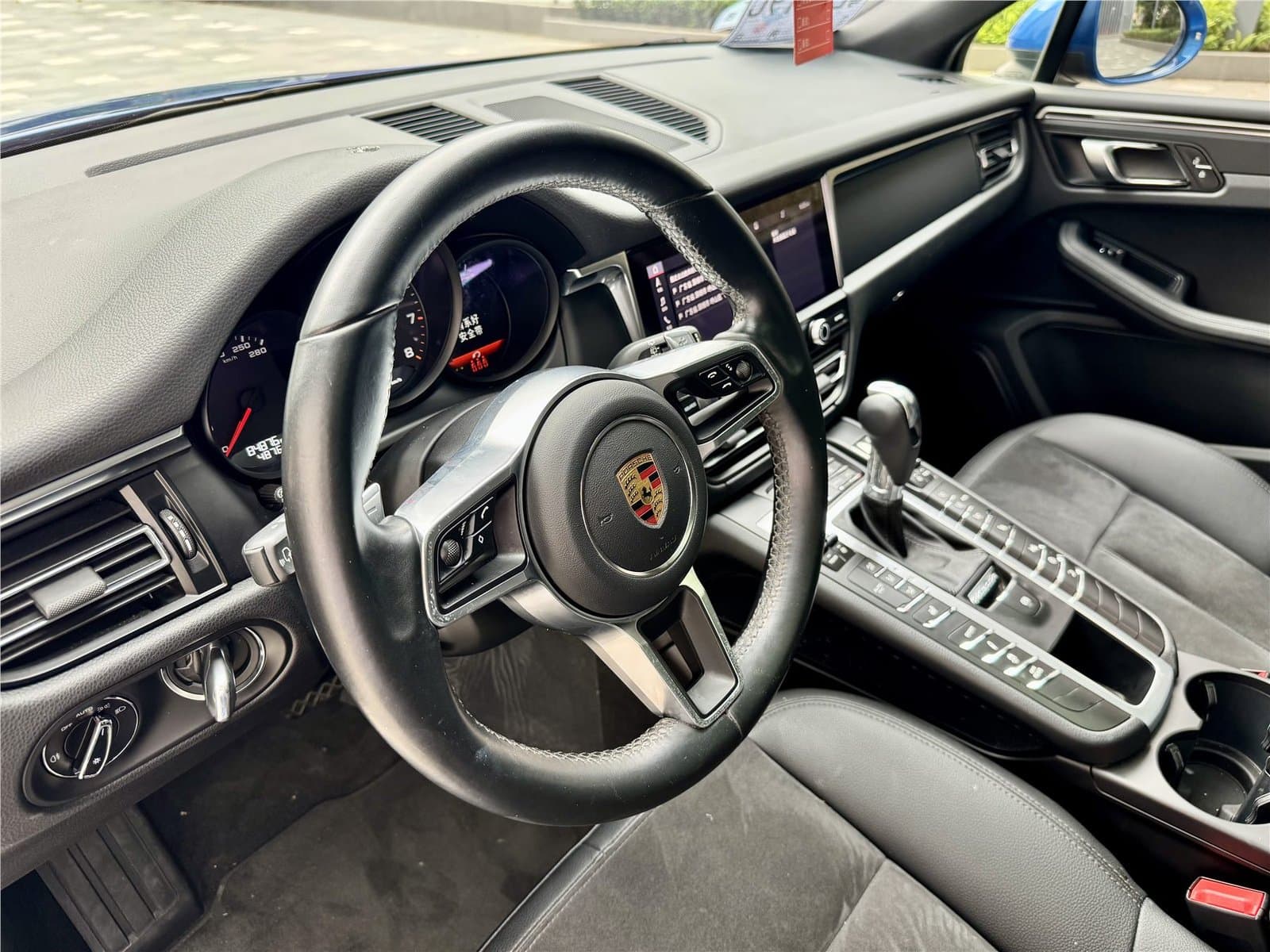 2021 Porsche Macan 2.0T Used Car gallery