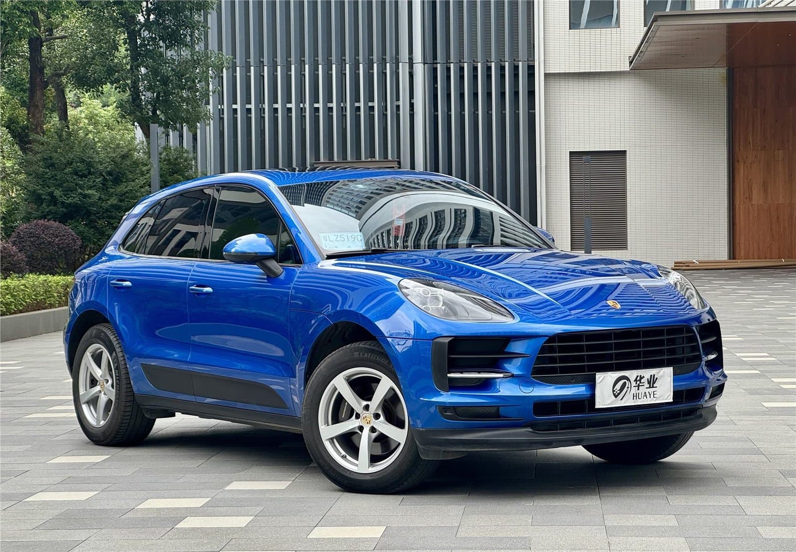 2021 Porsche Macan 2.0T Used Car gallery