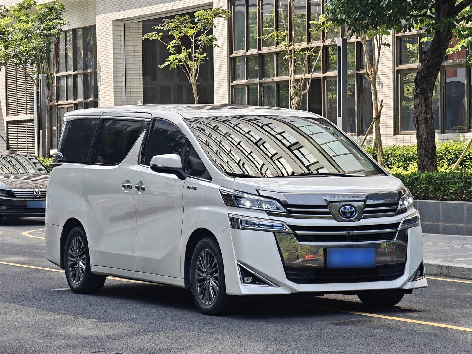 2020 Toyota Vellfire 2.5L HVLuxury Edition Used Car gallery