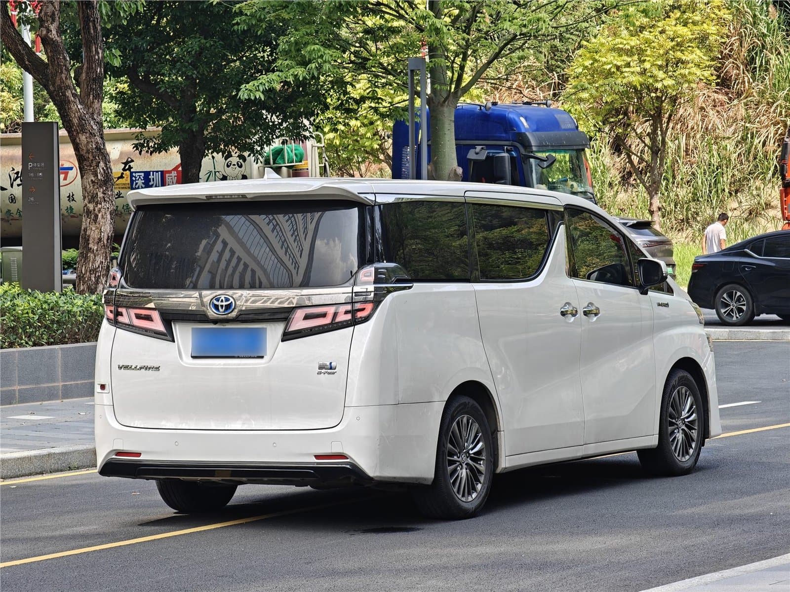 2020 Toyota Vellfire 2.5L HVLuxury Edition Used Car gallery