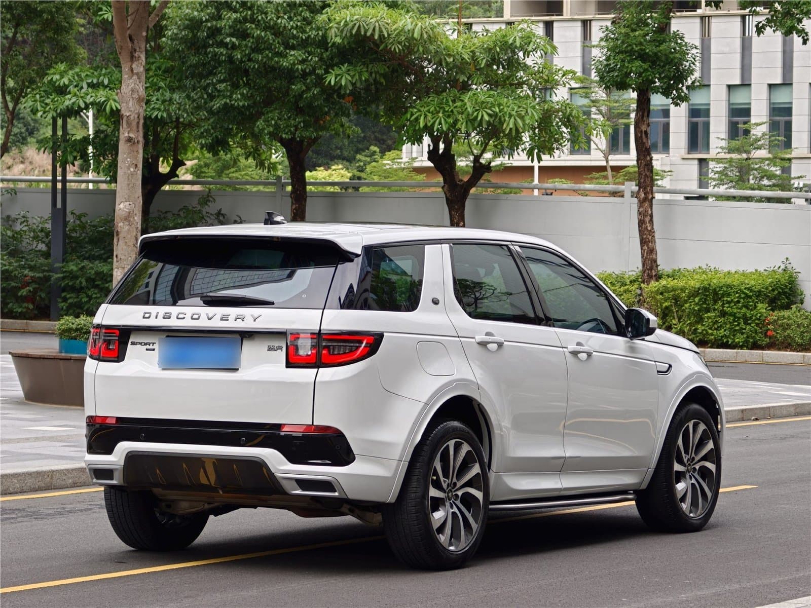 2022 Land Rover Discovery Sport 249PS R-Dynamic S 5 Used Car gallery