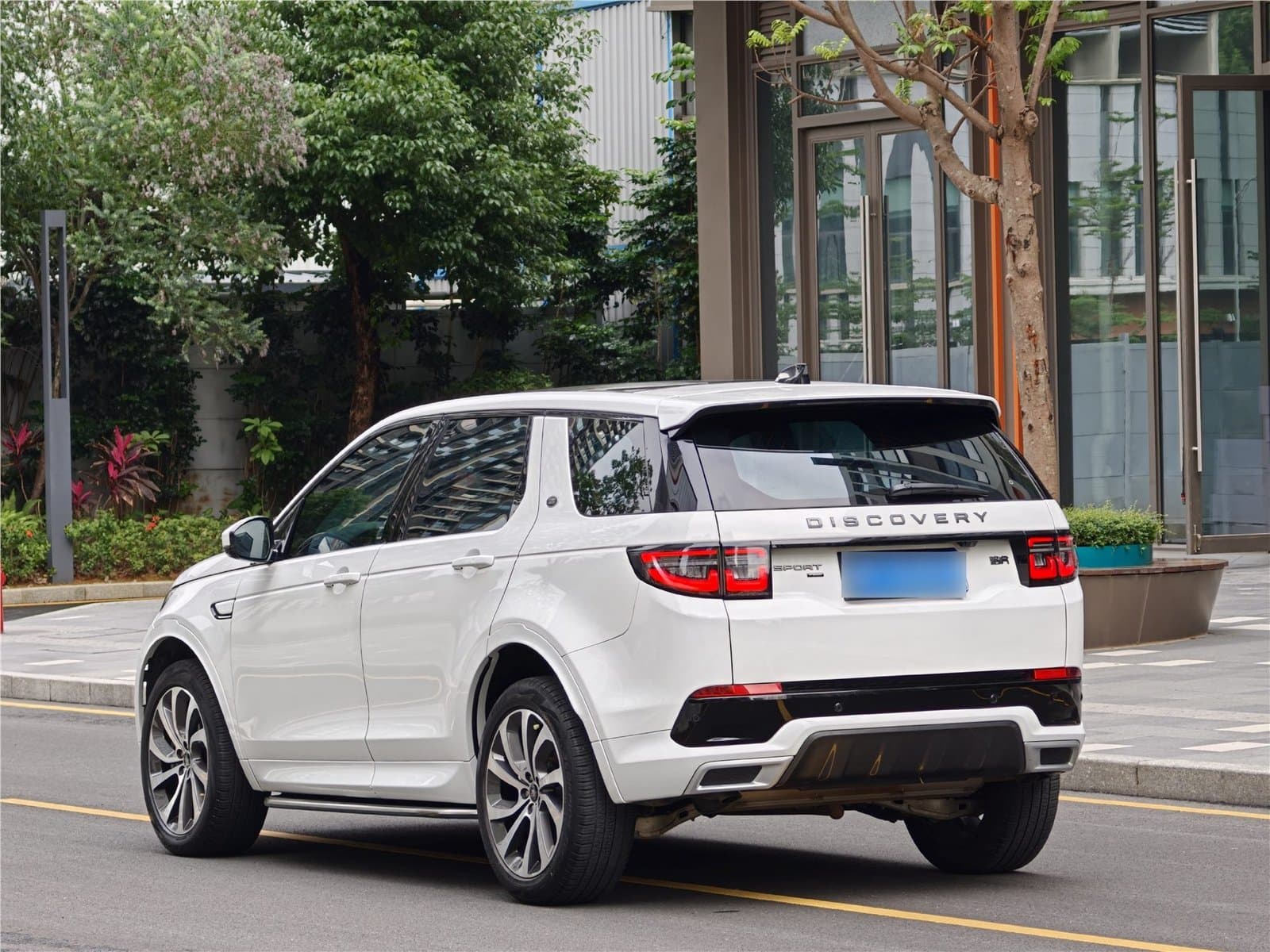 2022 Land Rover Discovery Sport 249PS R-Dynamic S 5 Used Car gallery