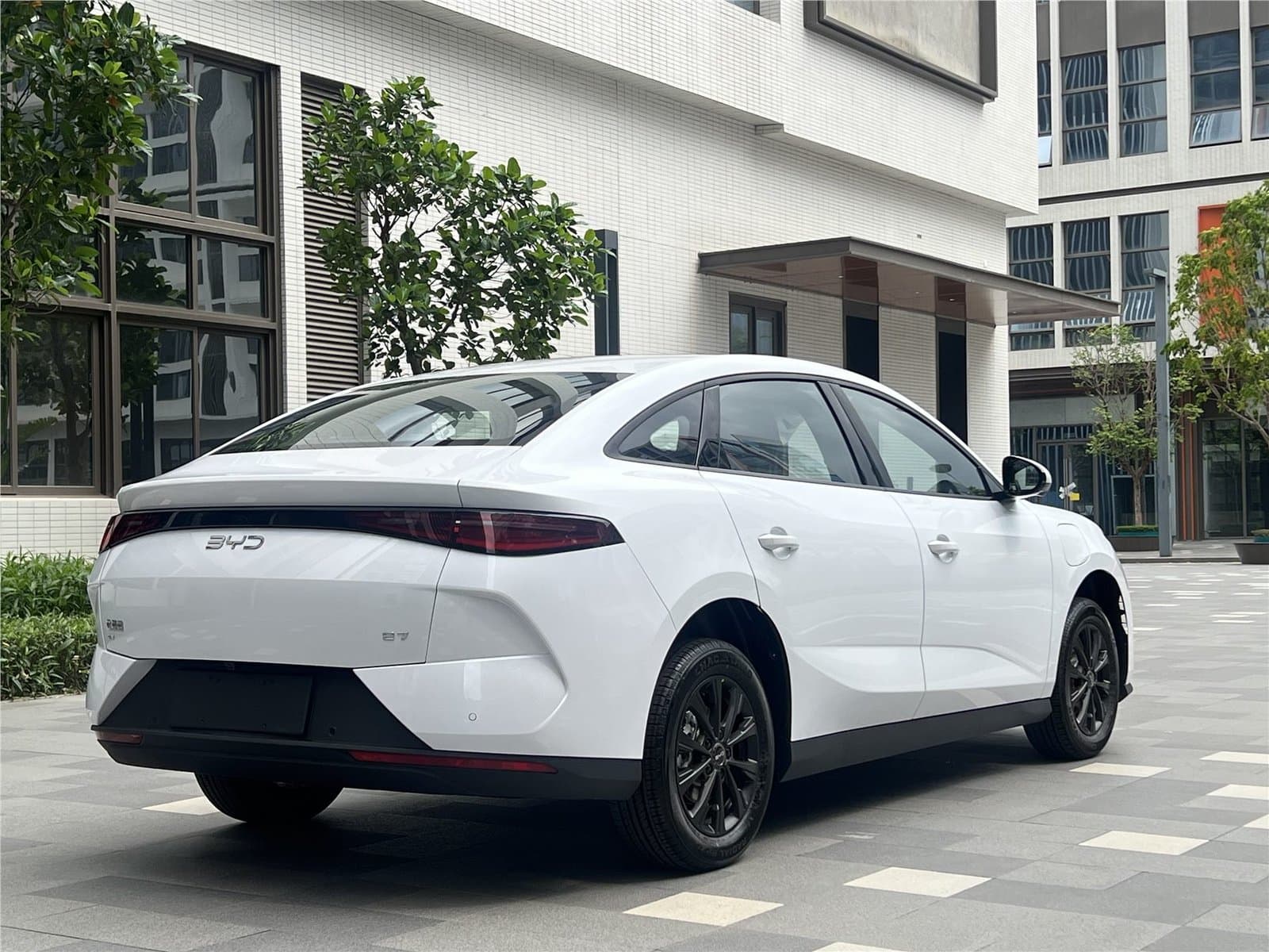 2025 BYD e7 520 Used Car gallery