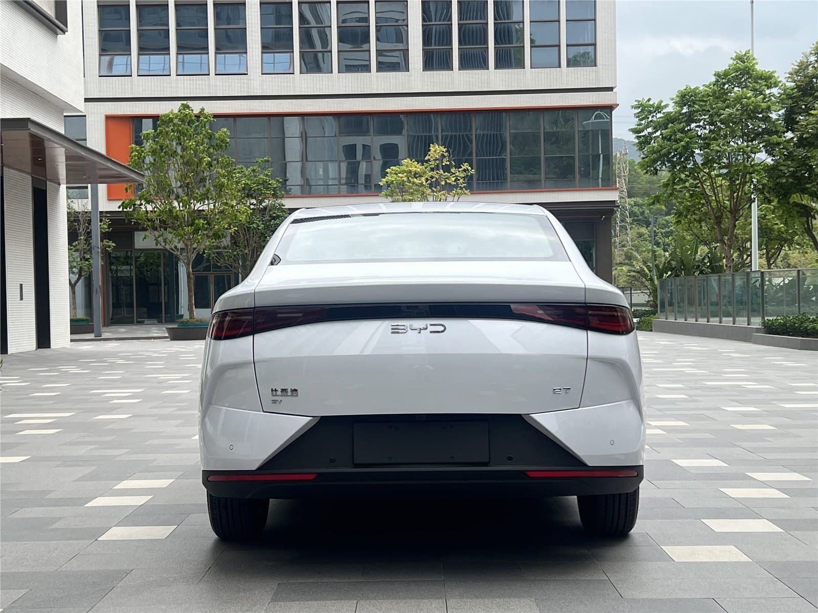 2025 BYD e7 520 Used Car gallery