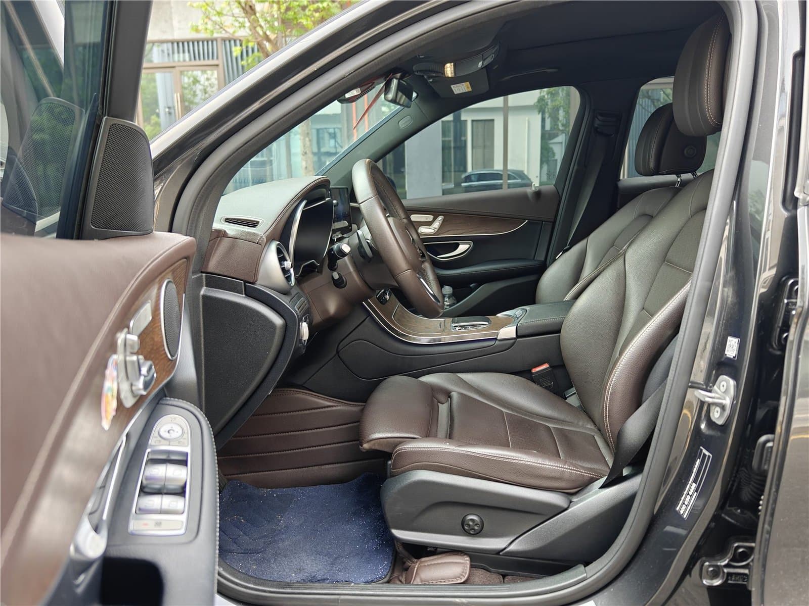 2022 Mercedes-Benz GLC Facelift GLC 260 L 4MATIC Used Car gallery
