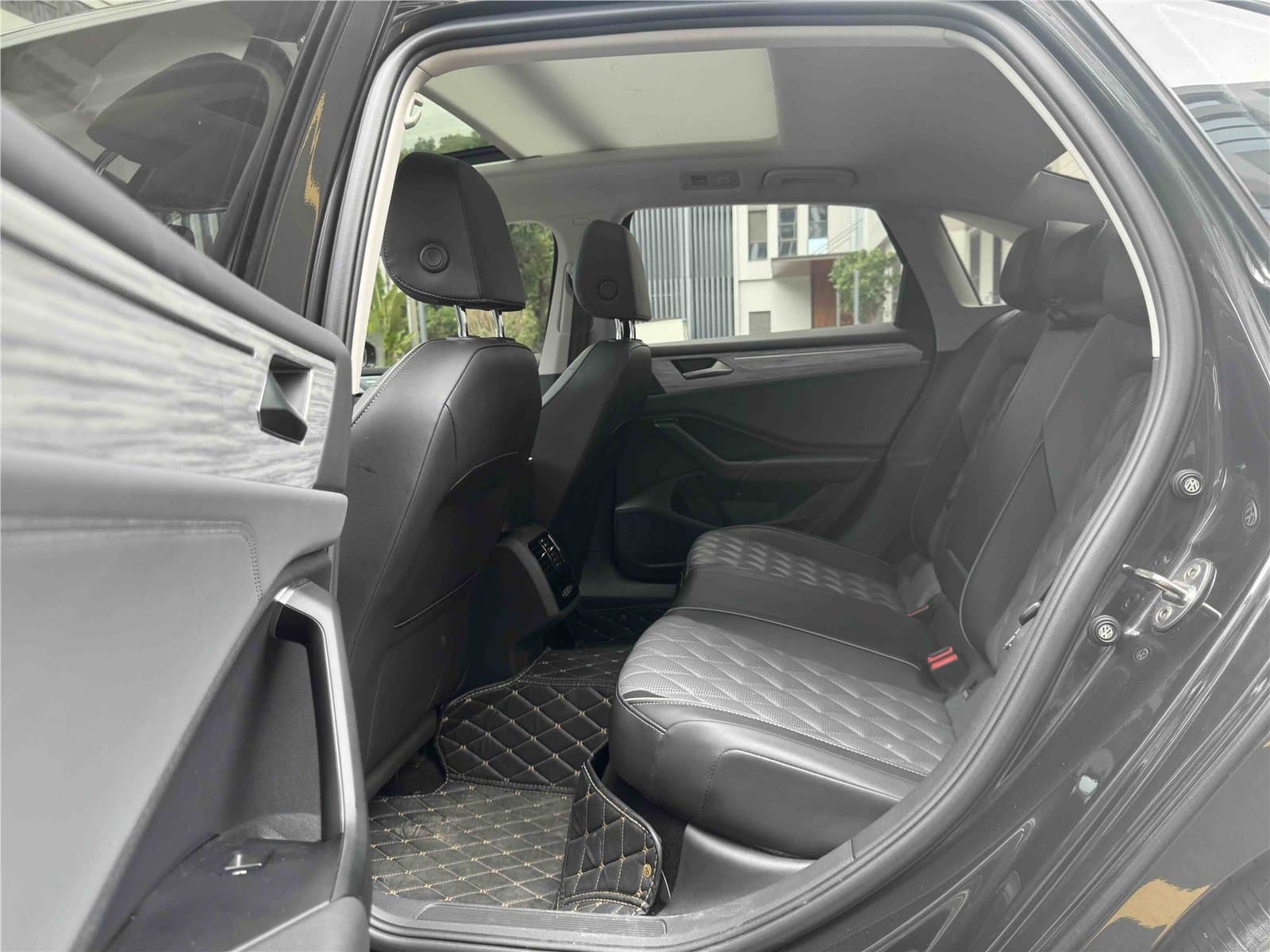 2023 Volkswagen Sagitar 300TSI DSG Used Car gallery