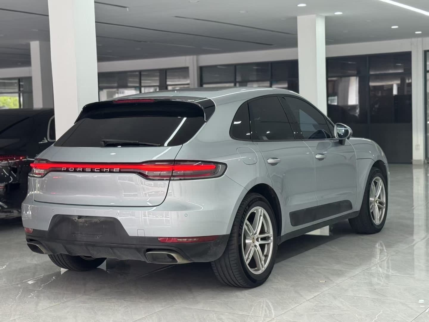 2020 Porsche Macan 2.0T Used Car gallery