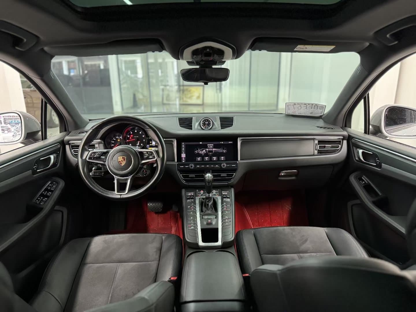 2020 Porsche Macan 2.0T Used Car gallery