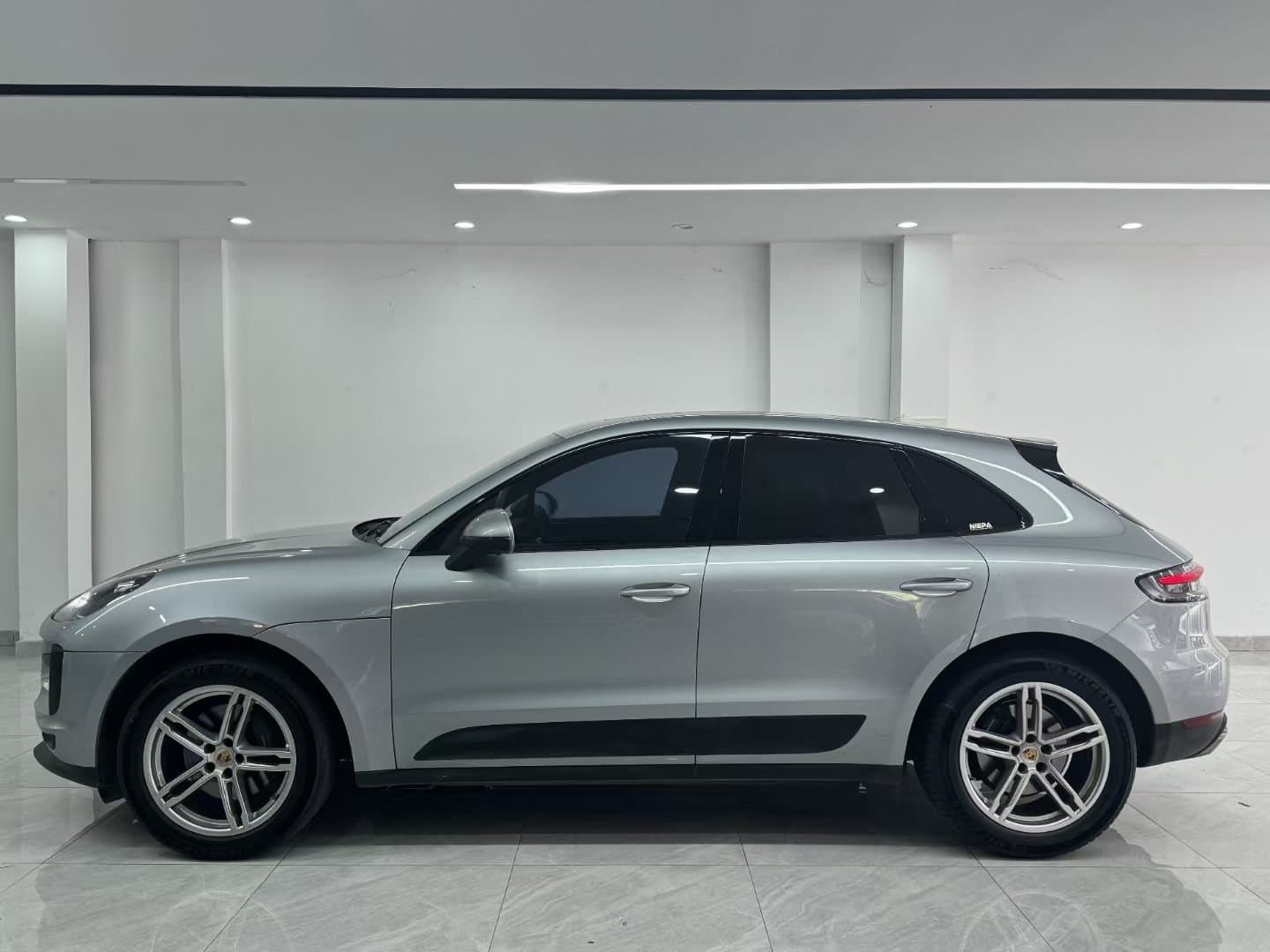 2020 Porsche Macan 2.0T Used Car gallery